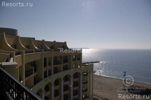 Sunset Resort 8